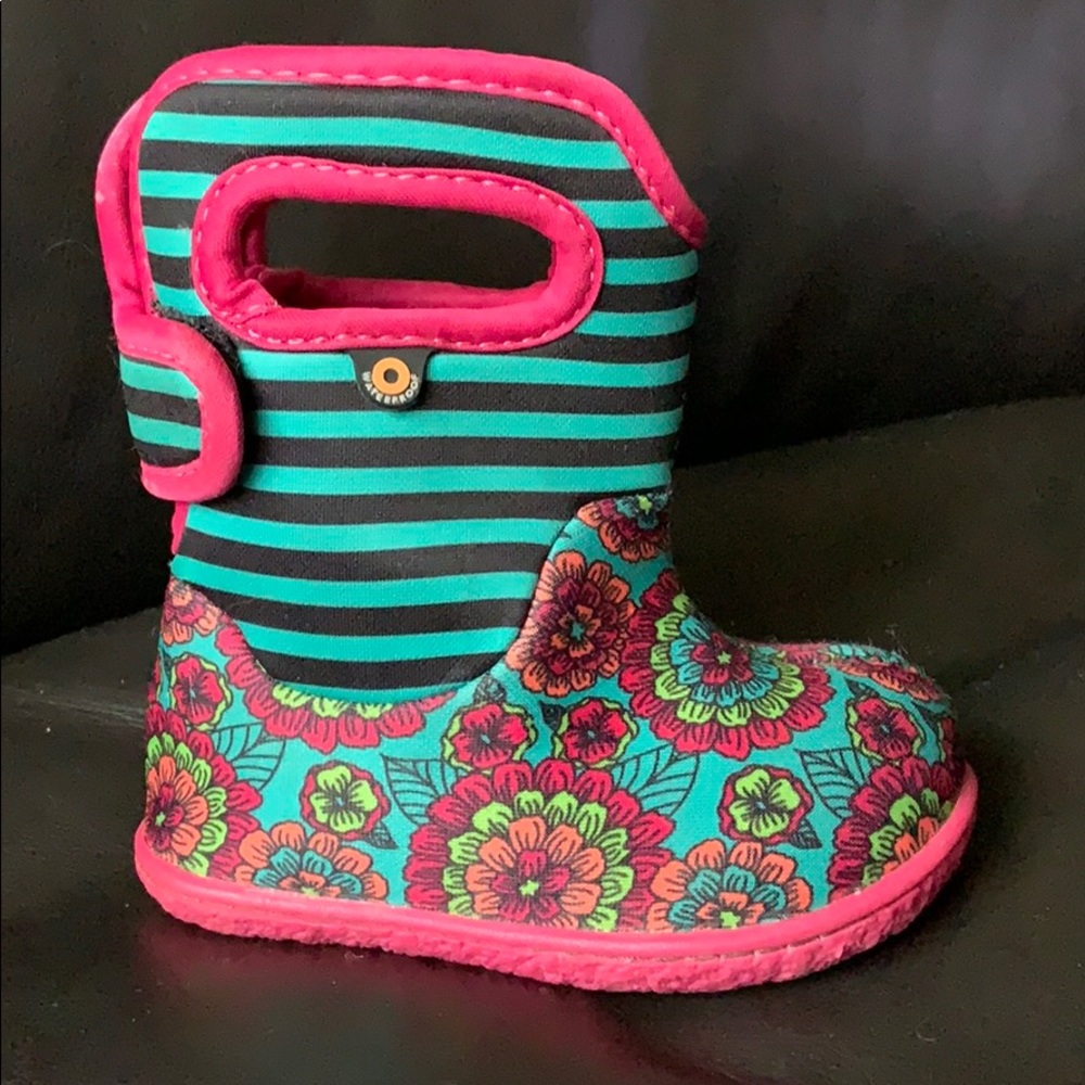 Bogs rain boots snow boots toddler size 4